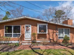 40 Atlantic Ave, Hampton Bays, NY 11946