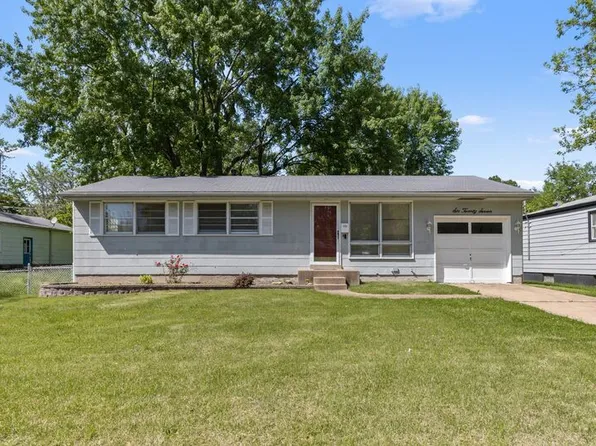 627 Haddock Dr, Saint Louis, MO 63137