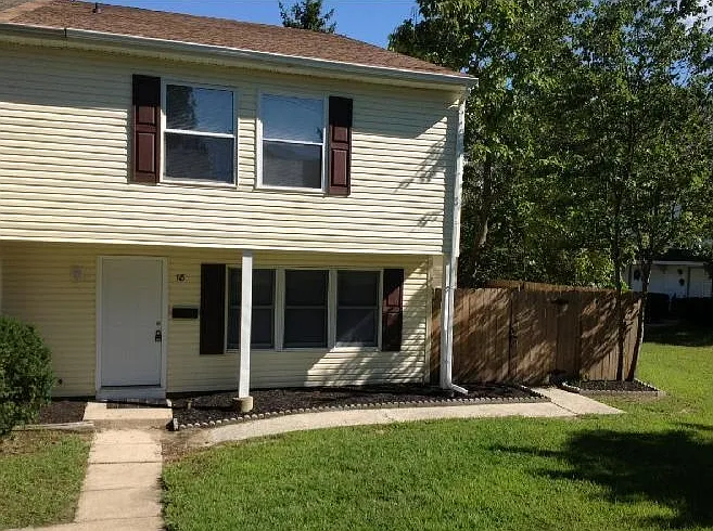 18 Lerner Ct