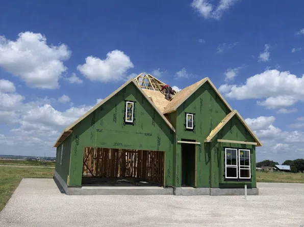 201 Heidi Hill, Castroville, TX 78009