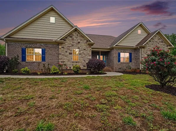 6250 Vance Rd, Kernersville, NC 27284