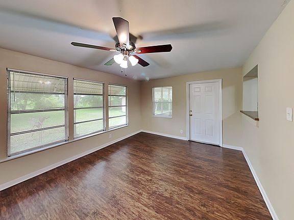 3rd image of 311 Country Club Dr