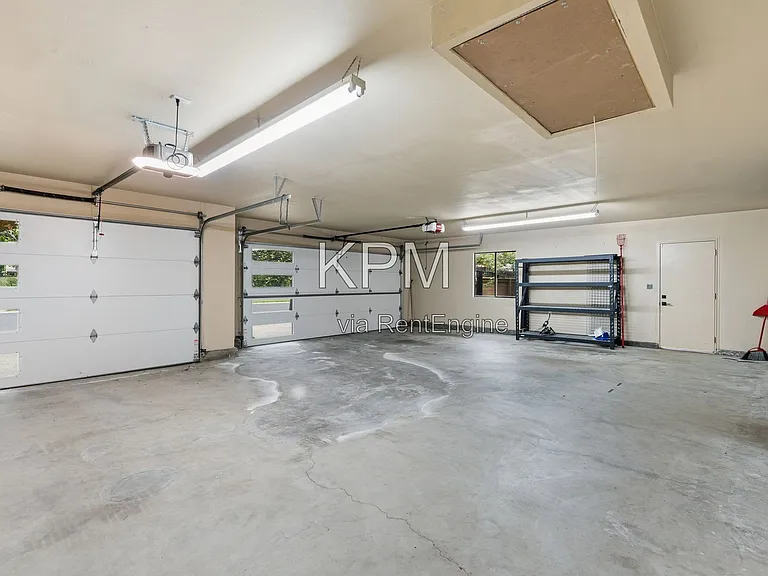 3342 Cove Cir — Photo 52