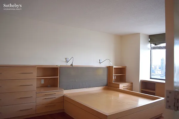 Rented by Sotheby's International Realty | media 55