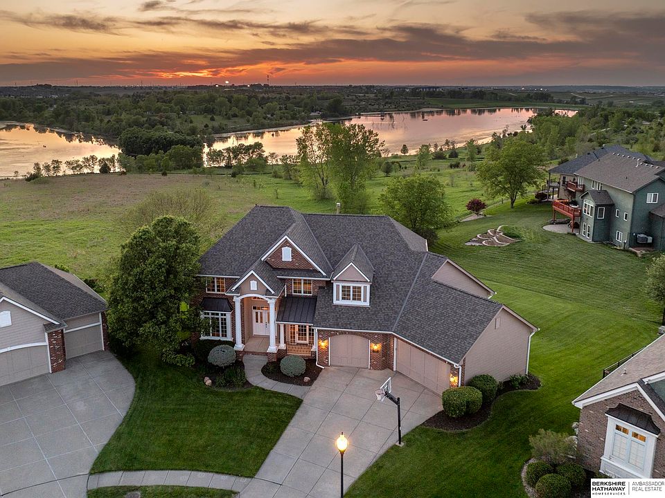 1st image of 1406 Lake Vista Cir
