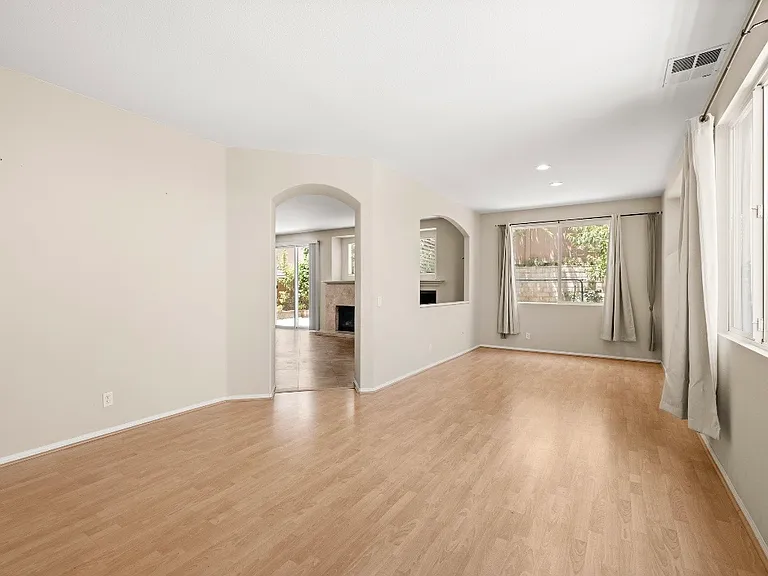 477 Fallbrook Ave — Photo 2