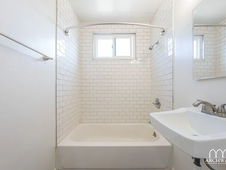 2320 Virginia Ave #3 — Photo 12