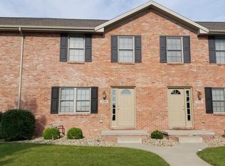 1728 Glenbridge Rd, Bloomington, IL 61704