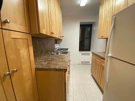 4th image of 68-38 Yellowstone Blvd #B58