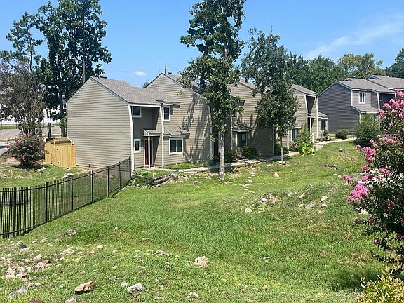 3rd image of 2001 Reservoir Rd