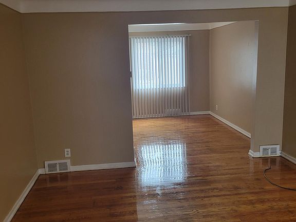 Living rm, Dining rm