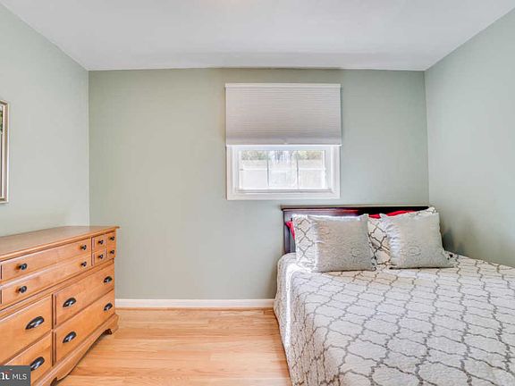 2nd image of 8610 Canterbury Dr