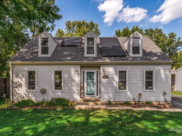 818 Menominee Dr, Lake In The Hills, IL 60156