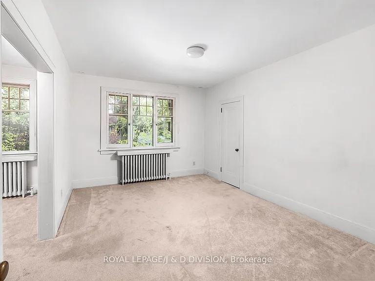 58 Lascelles Blvd — Photo 19