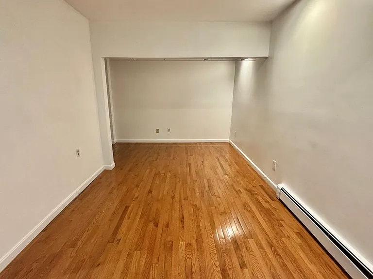 390 Riverway St #2 — Photo 15