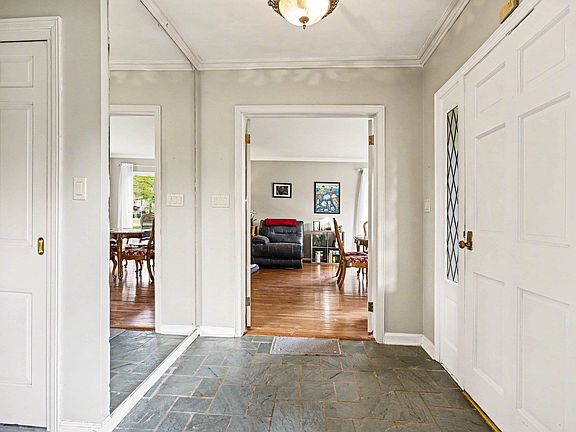 3rd image of 1710 Rainbow Bend Blvd