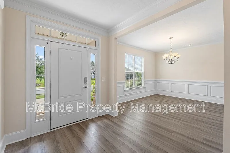 5 bed, 3.5 bath, 2857 sqft, $2,650 — Photo 4