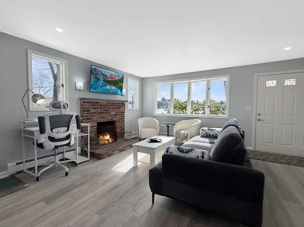 9 Lake St #Id1631106p, Wilmington, MA 01887