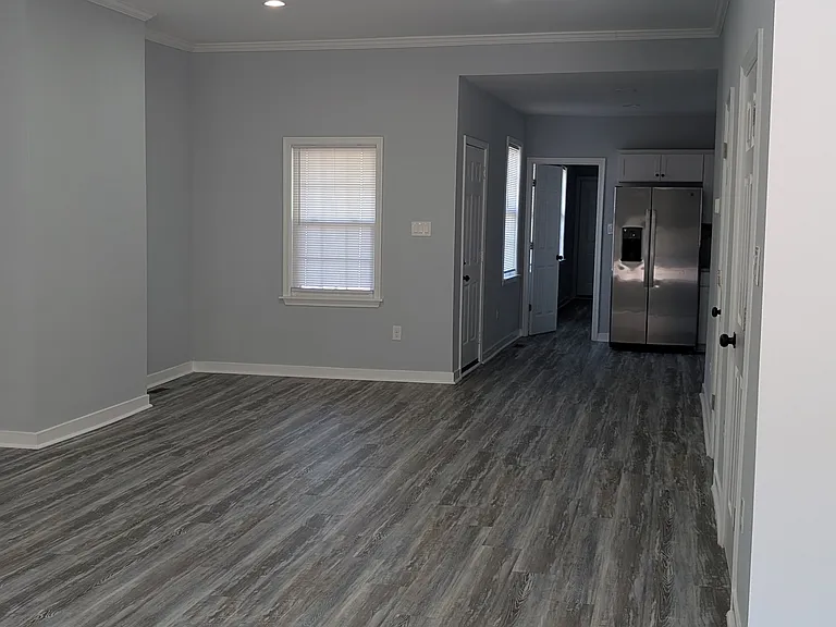 1613 Monteiro Ave — Photo 8