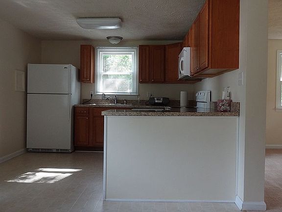 Kitchen - Looking West