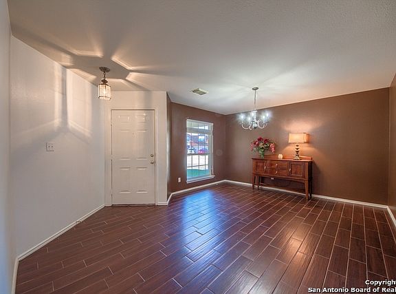 5th image of 8718 Dumaine