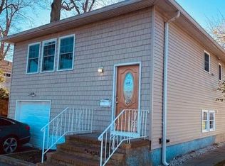 1125 Great Neck Rd, Copiague, NY 11726