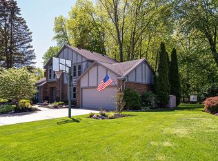 15857 Marsha St, Livonia, MI 48154