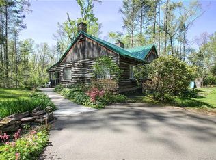 243 W Woods Rd, Hamden, CT 06518