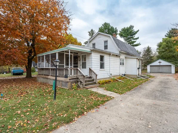 81115 Belle River Rd, Memphis, MI 48041