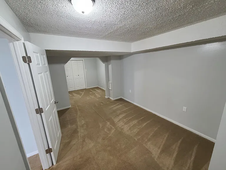 Harder Ct — Photo 3