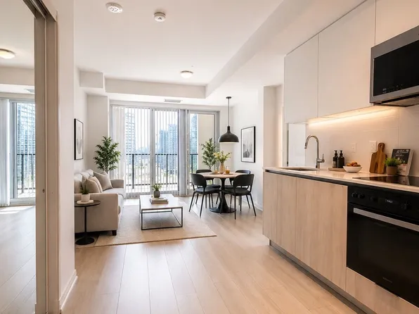 400 King St W, Toronto, ON