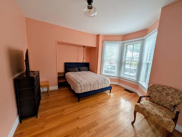 327 N Liberty St — Photo 14