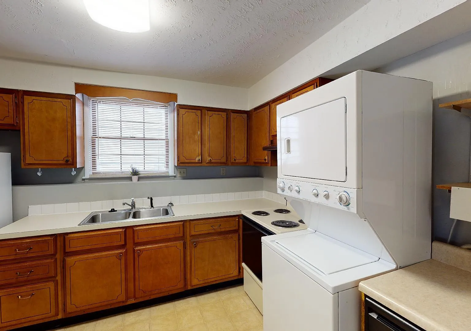 2 bed, $1,200 — Photo 3