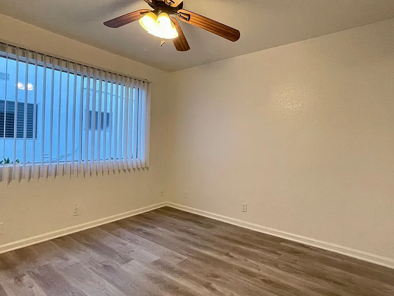 320 W Canon Perdido St #2 — Photo 5