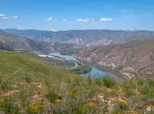 898 Chelan Hills Acres Rd, Orondo, WA 98843