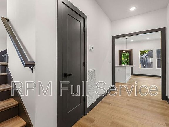 4th image of 2400 Buchanan St Unit B