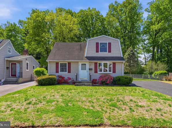 54 Longwood Dr, Hamilton, NJ 08620