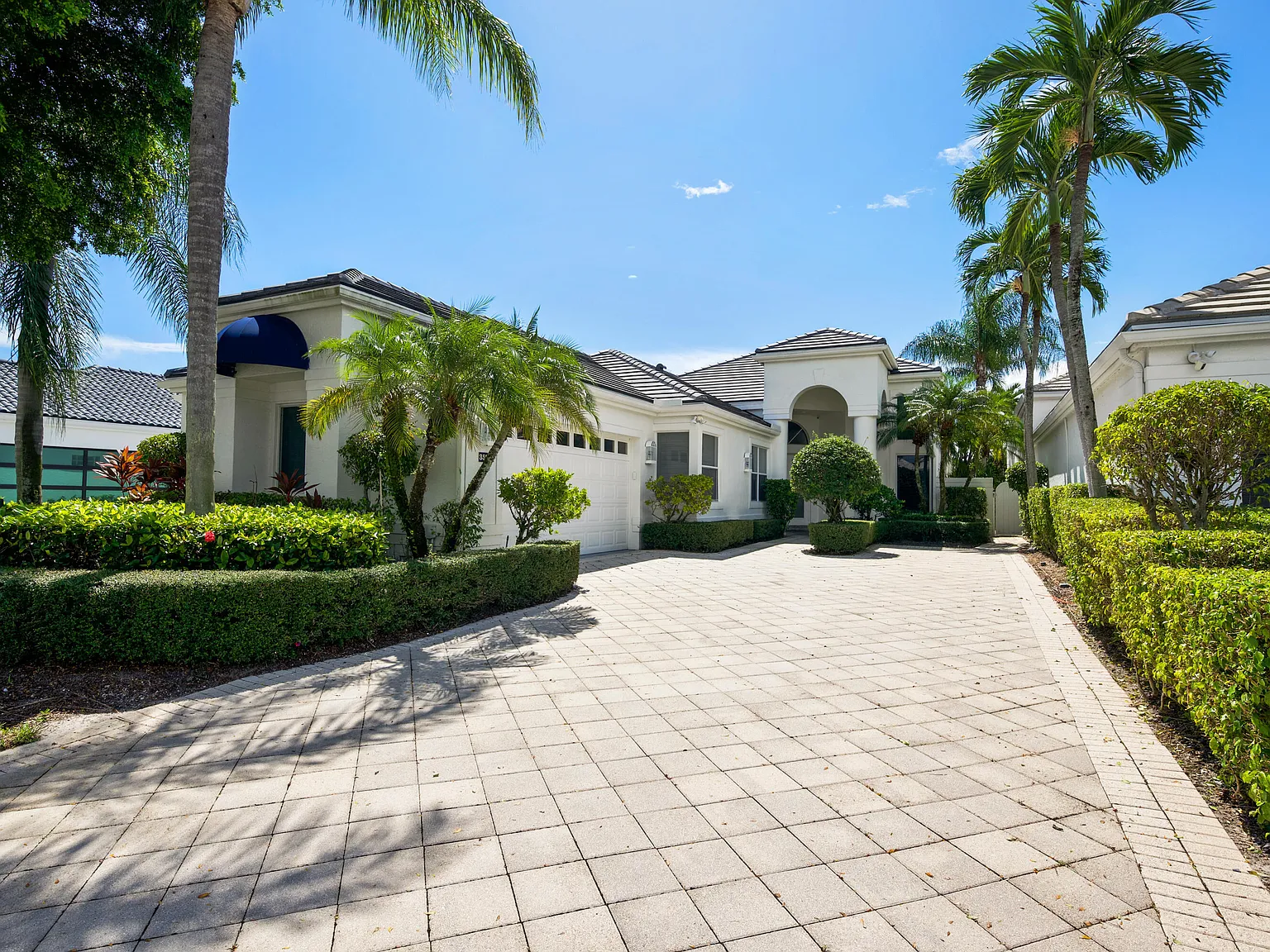 4 bed, 5.0 bath, 3787 sqft, $15,000 — Photo 1