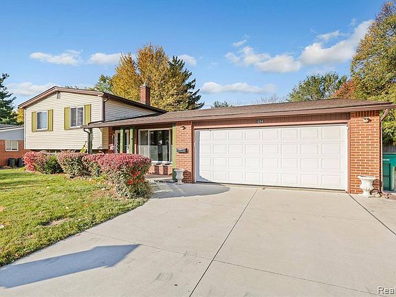 3rd image of 1094 Levona St