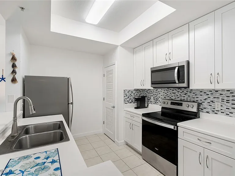9025 Colby Dr #2107 — Photo 11