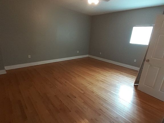 3rd image of 1340 W 18th Pl #1C