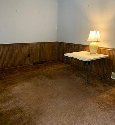 3rd image of 433 Front St
