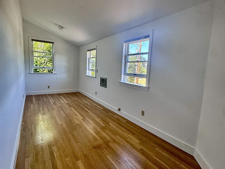 Grandview Rd — Photo 14