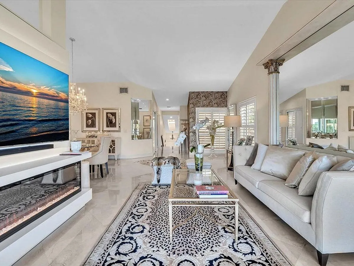 Building Photo - 17287 Boca Club Blvd #8