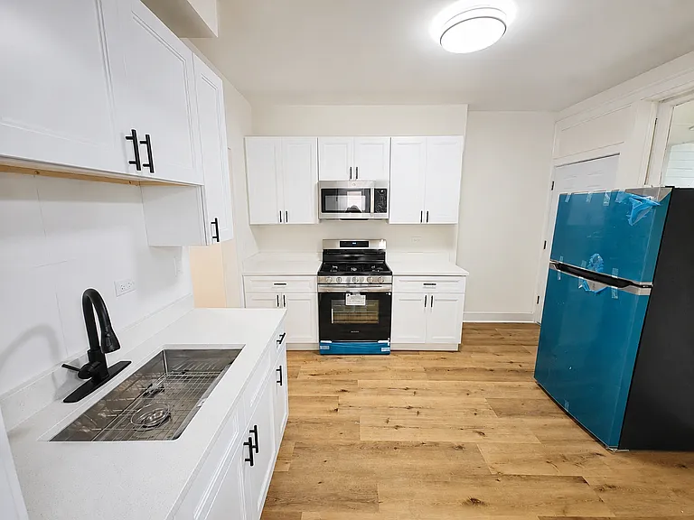 6807 S Artesian Ave #1 — Photo 11