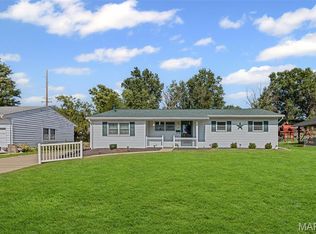 212 Columbia Ave, Columbia, IL