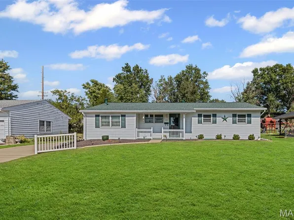 212 Columbia Ave, Columbia, IL 62236