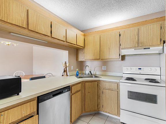5th image of 1110 Green Pine Boulevard #B2