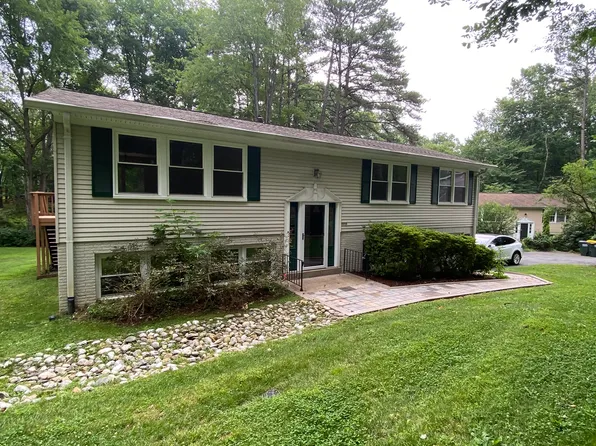 10806 Oldfield Dr, Reston, VA 20191