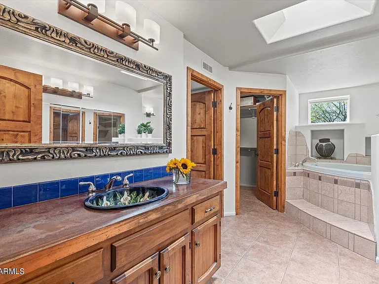 1816 E Eagle Claw Dr — Photo 14